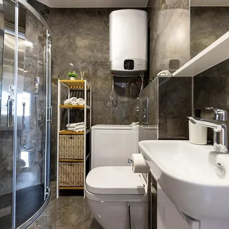 New Studio For 2, Free Private Garage Spot, Wi-Fi, 200 M From Mall Of Split Exterior photo